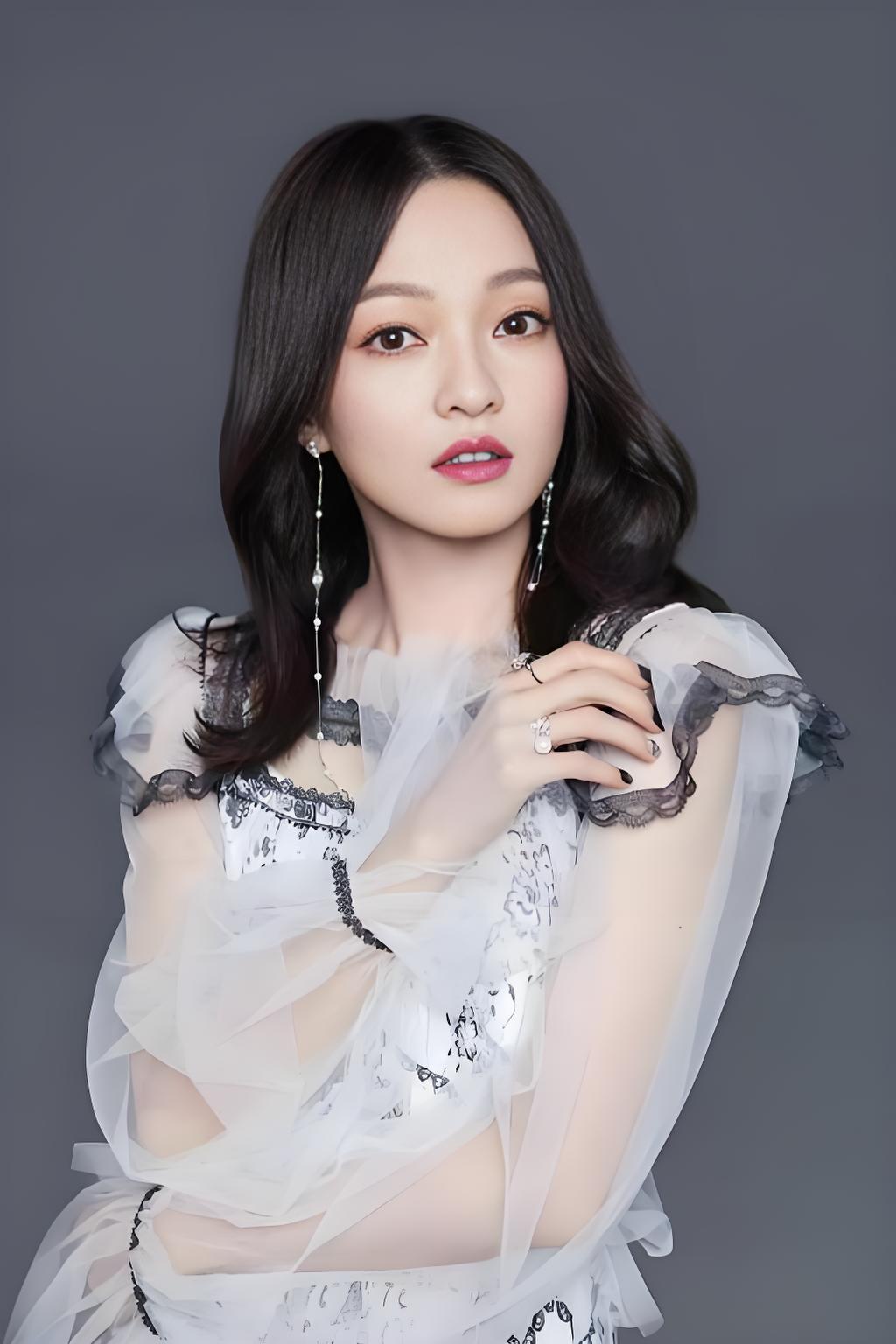 演唱会现场突然一片死寂，屏幕上一行字让所有人揪心：对不起，请给我三分钟

8月2