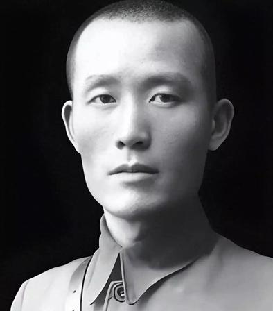 吴石将军在台牺牲后，我党派出王牌特工徐会之赴台接续工作，但他竟然主动向国民党递交