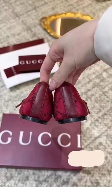 复古财阀千金➿Gucci红丝绒钻款芭蕾舞鞋
📍西安 
Gucci这双芭蕾鞋美到