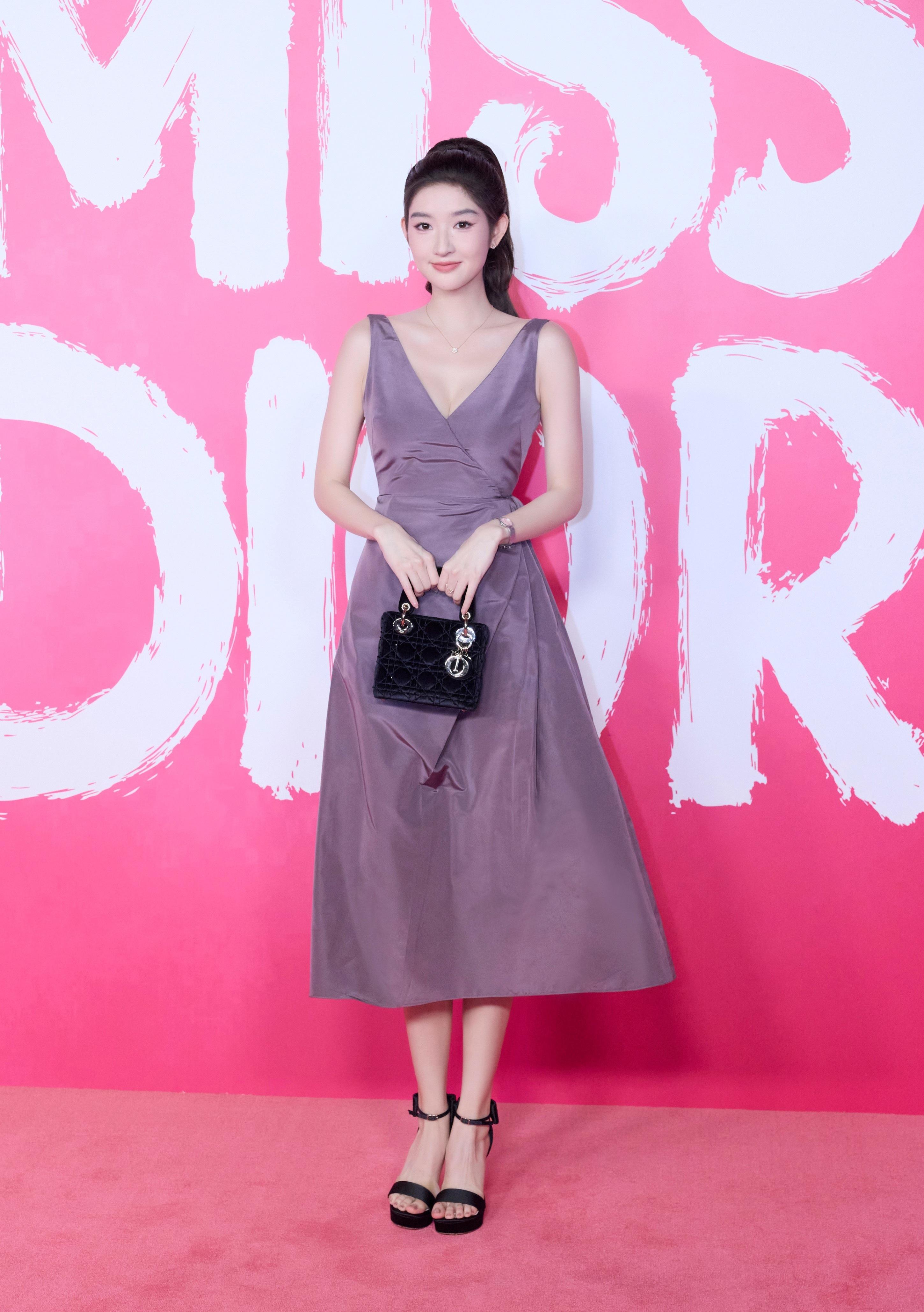 王安宇王玉雯二搭还是苦瓜情侣  在复制粘贴的时代，你是手写的诗