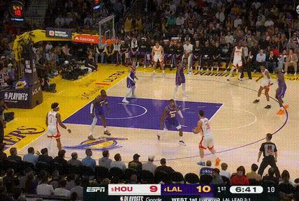 名场面：申京完全打不动八村垒！

申京人才啊，左转一下，右转一下，被八村塁顶的死