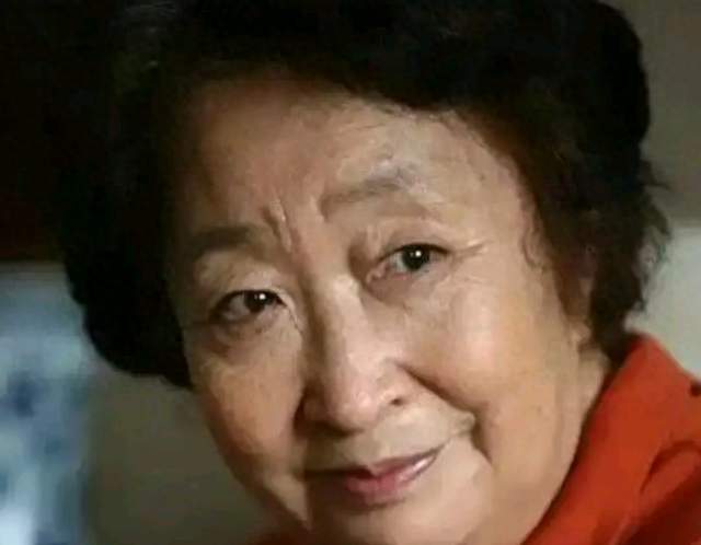 《东北一家人》中“牛大妈”扮演者彭玉离世，享年93岁。