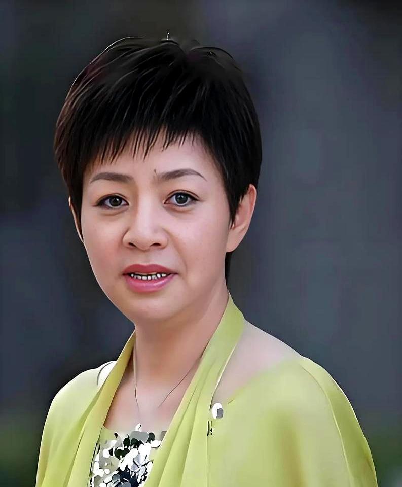 你对一件事的看法，90%取决于你先看到什么。
高手们都悄悄颠倒了这个顺序。
普通