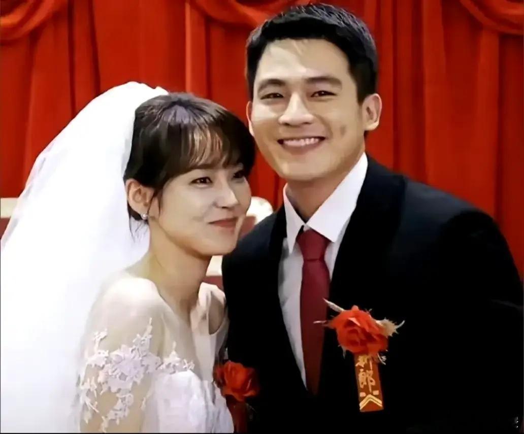 张佳宁和欧豪怎么回事，两个年轻人不演偶像剧，一头扎进正剧里，一番二番的演，老戏骨