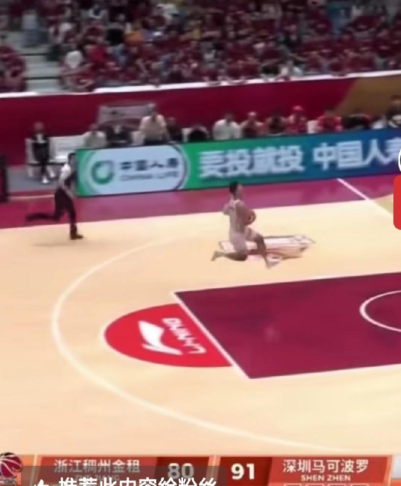 贺氏羚羊欢快步
      温顺灵巧可爱的小羚羊，他们在奔跑的时候总是夹杂着跳跃
