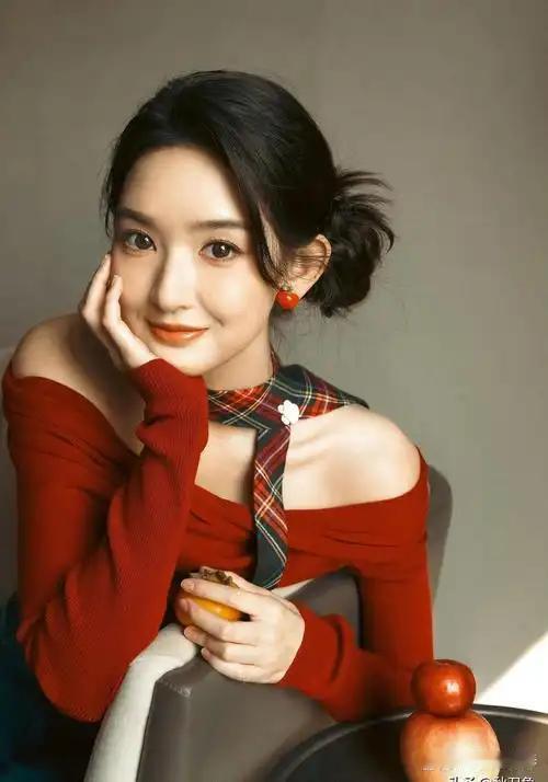 5月21日，“曝铁证王玉雯换张艺凡”话题冲上微博热搜，引发网友热议。当日，王玉雯