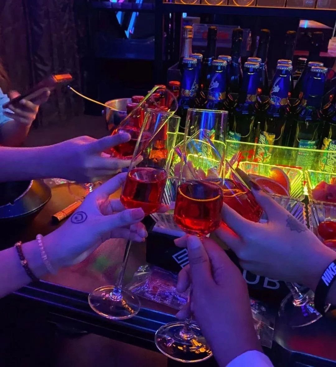 🥂ᵕ̈ᏨᎻᎬᎬᏒᏕ 𖠚ᐝ“有空一起喝酒 没空就各自打工” ​​​