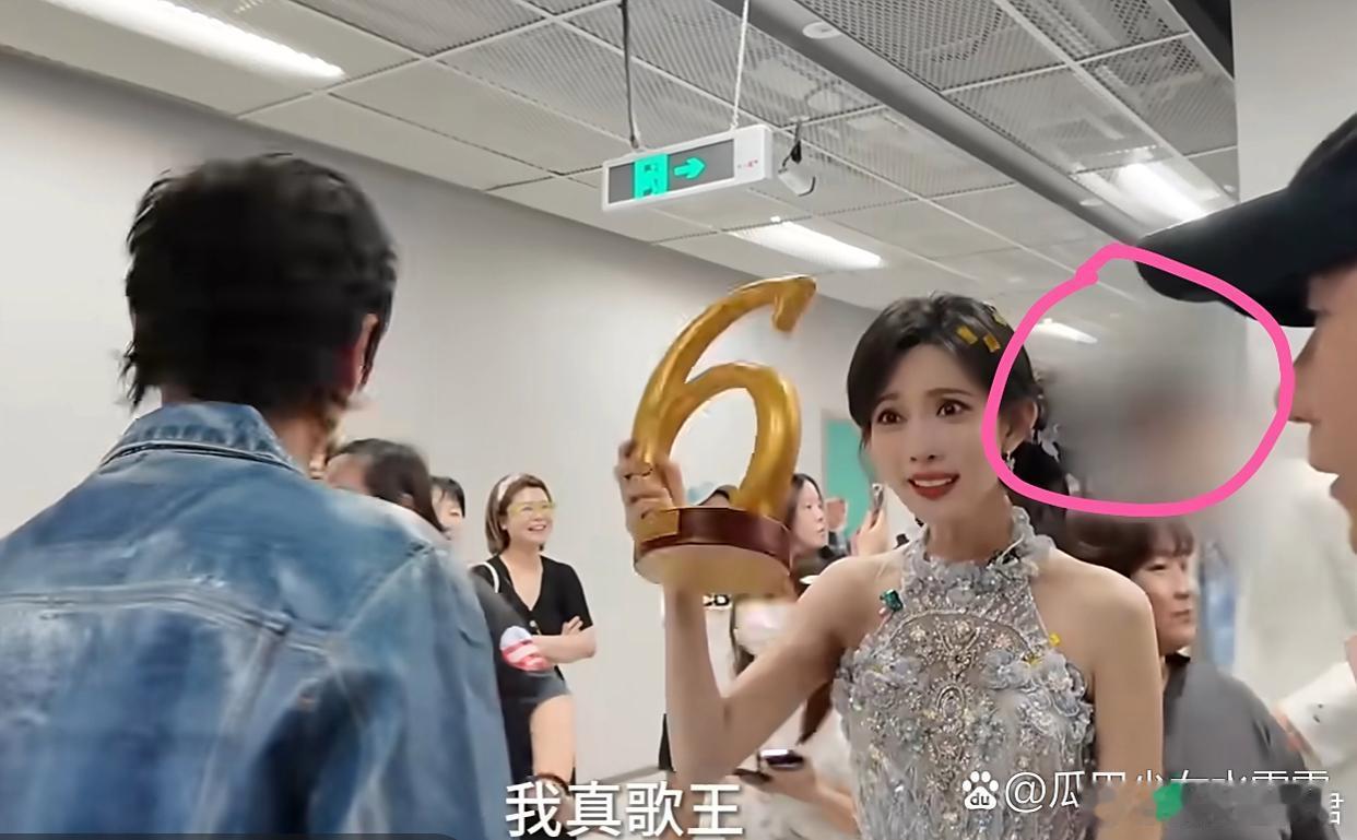 孙楠打码田栩宁孙楠的《你好星期六》花絮Vlog，全程因独独全程打码了田栩宁， ​