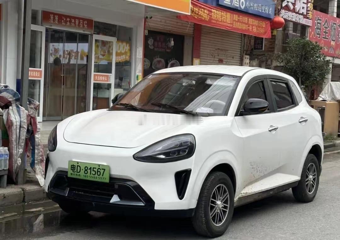 汽车主机厂：缺人，去别人那挖，缺技术，从别人那拿，宣传，玩文字游戏，股价一路下滑