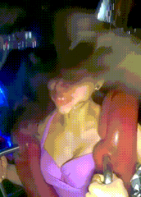 长期主义是最毒的鸡汤，没有之一。一个衣不裹腹的人，你让他去考虑复利、考虑 10 