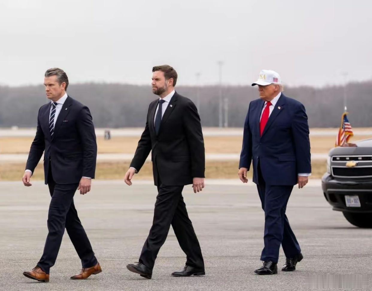 万斯说，美伊谈判已取得进展。伊朗展现出灵活，但还不够。 