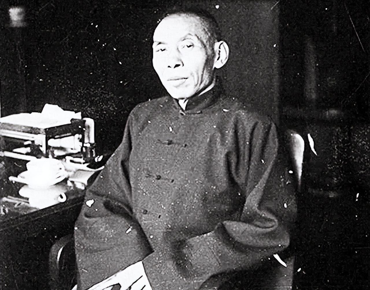 1937年，美女土匪黄八妹孤身求见上海土皇帝杜月笙，并说自己想要一批枪，要打鬼子