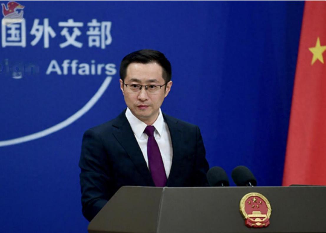 上海刚刚摆下了一张新牌桌，主角不是关税、军舰和能源，而是决定下一轮产业命运的人工