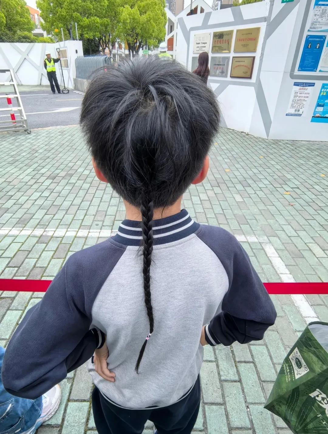 哪些地方给男孩留小辫子，寓意是啥？
纯属好奇……