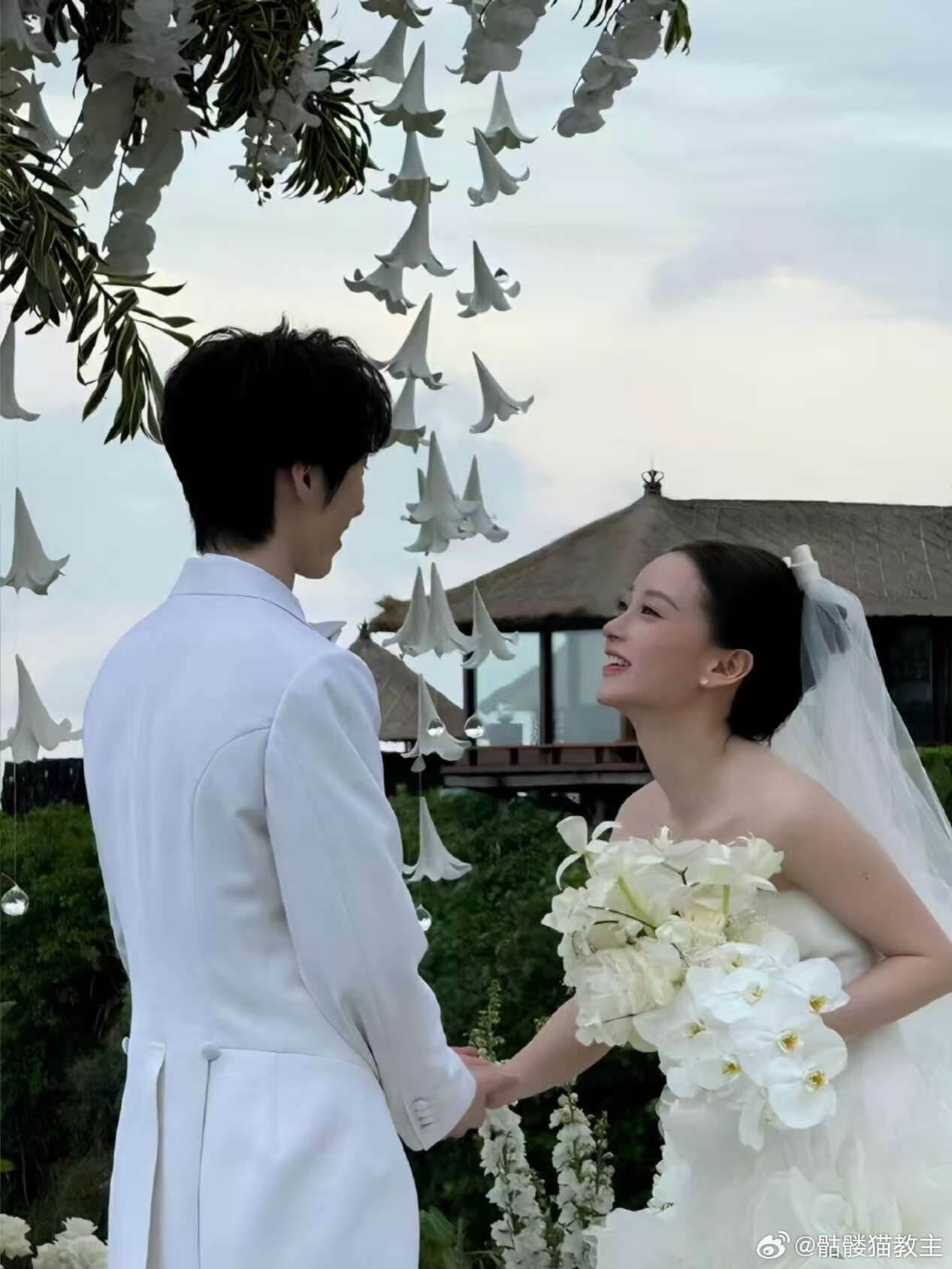 赵磊 因为爱情所以我们选择了结婚 赵磊的婚姻观直接把偶像剧搬进现实，婚姻不单纯是