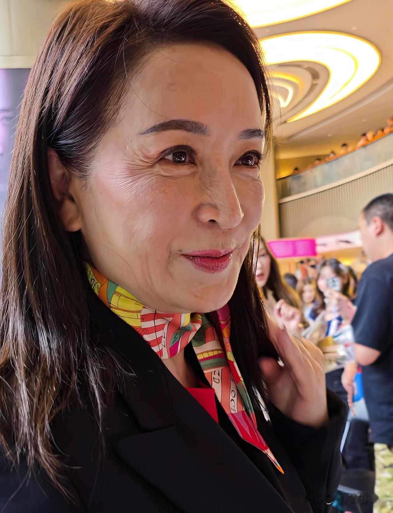 女神已老
再也不复当年的容貌
我不说
你们可能猜到她是谁？[心]