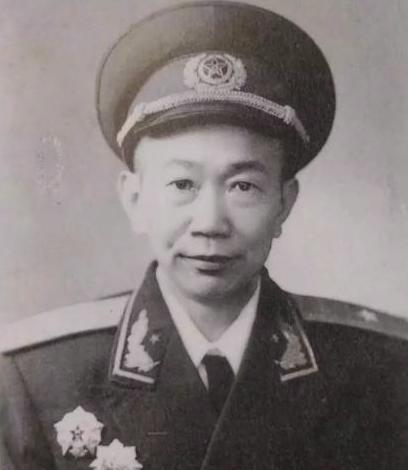 1949年 新中国成立 ，刘永生出任第十兵团副司令员，1952年全军统一定级时他