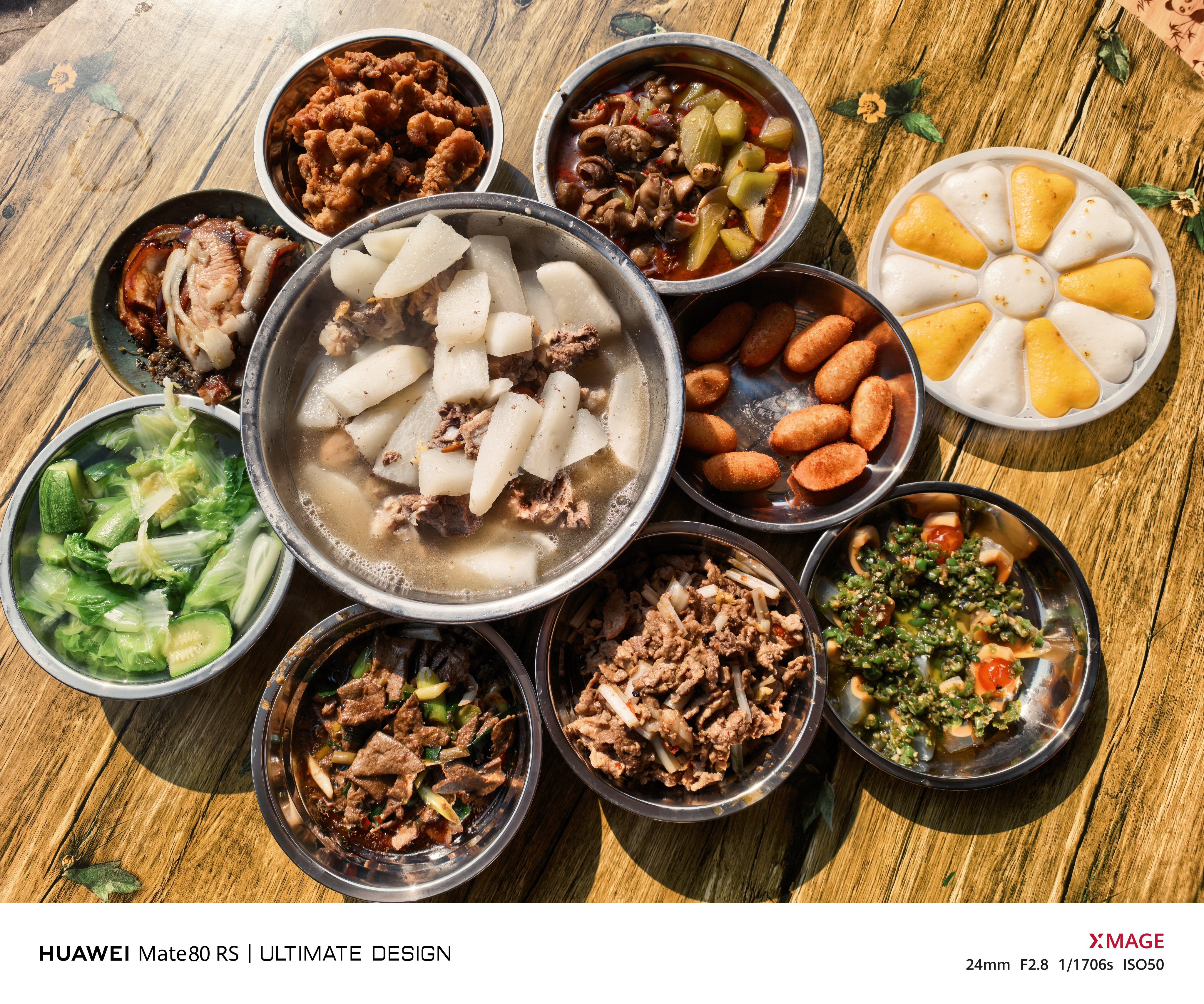 今天的杀猪饭格外的丰盛又是五六桌人