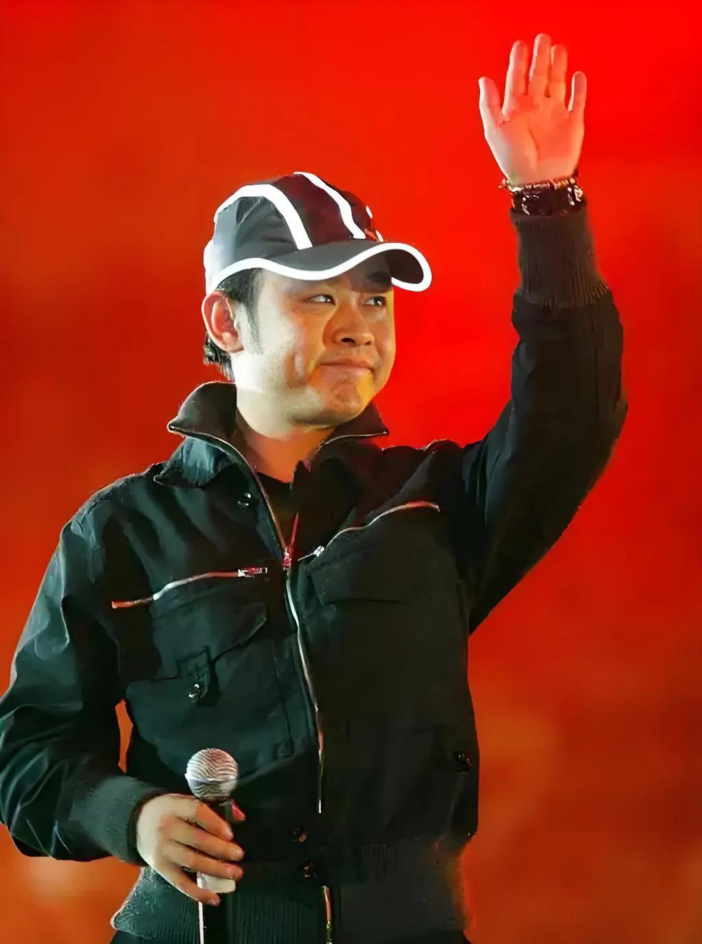 要是以下三人！
刀郎，汪峰，刘德华，同时开演唱会。
你只能去一个，你会选谁，又为