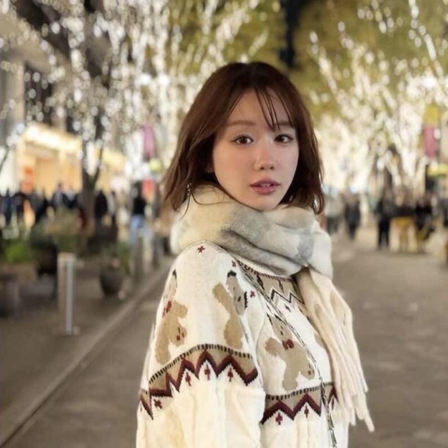 あらた唯（28岁），1997年出生于日本栃木县，赛车女王 / 写真偶像 / 演员