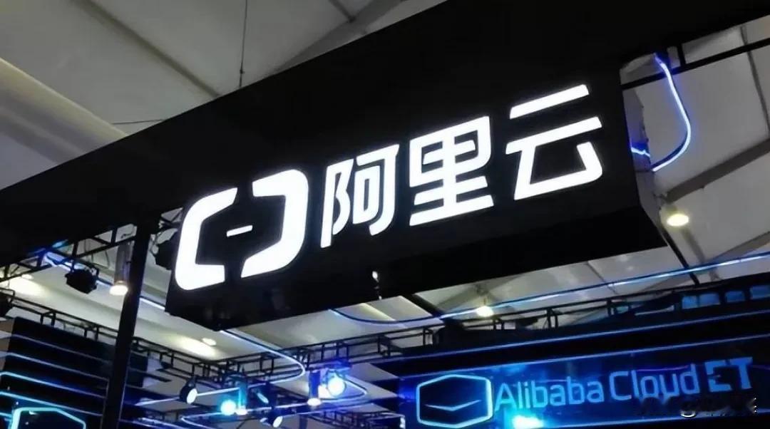 两个消息传来，外网炸锅，欧美媒体要坐不住了！

一个消息，美国游泳队比赛完脸上发