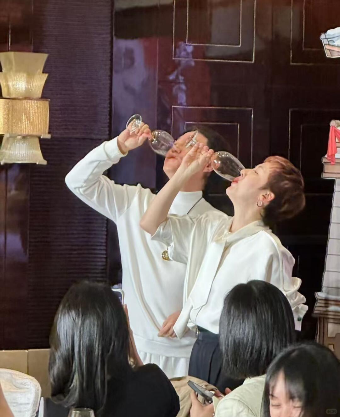 张凌赫田曦薇经纪人一笑泯恩仇了逐玉好事做尽！张凌赫田曦薇经纪人一笑泯恩仇张凌赫田