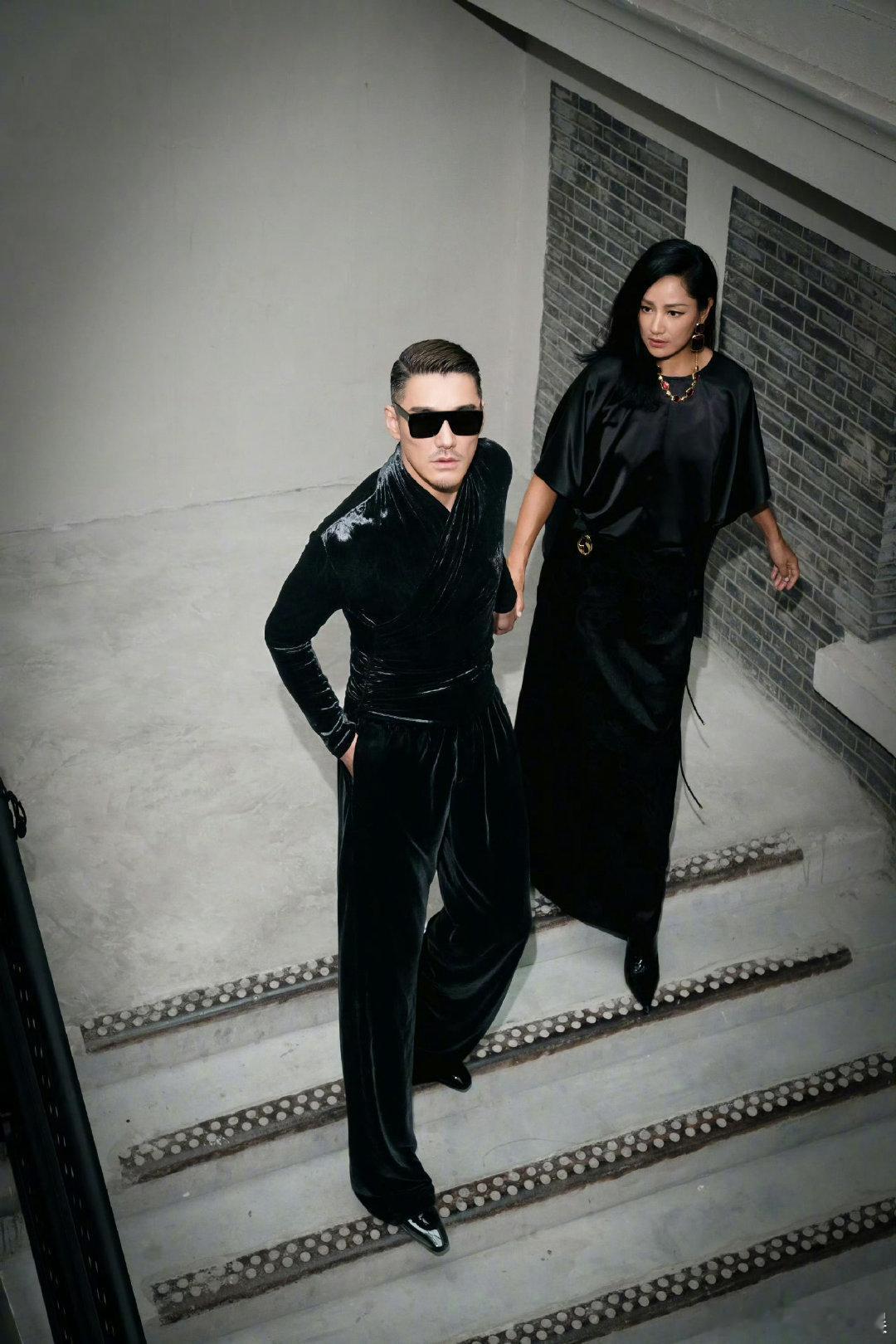 #胡兵瞿颖友达以上恋人未满#这样的友谊放在谁身上都很羡慕啊，一起陪伴多年，任何时