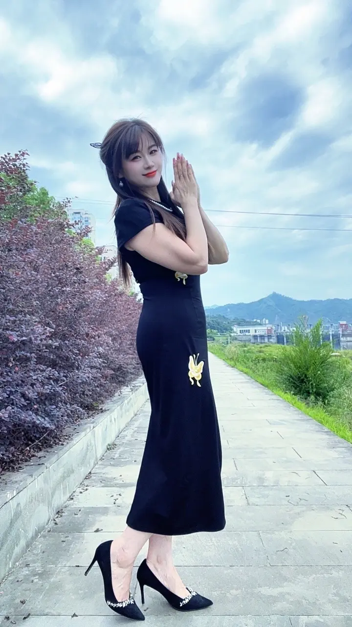 快40岁又怎样，50岁又何妨，人 生，一站有一站的风景……..