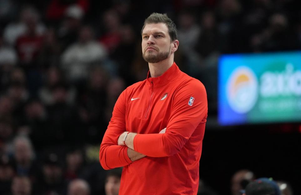 9分钟打服斯普利特，我们也知道杨瀚森强了，但到底强在哪呢。从不被认可到被说变强杨