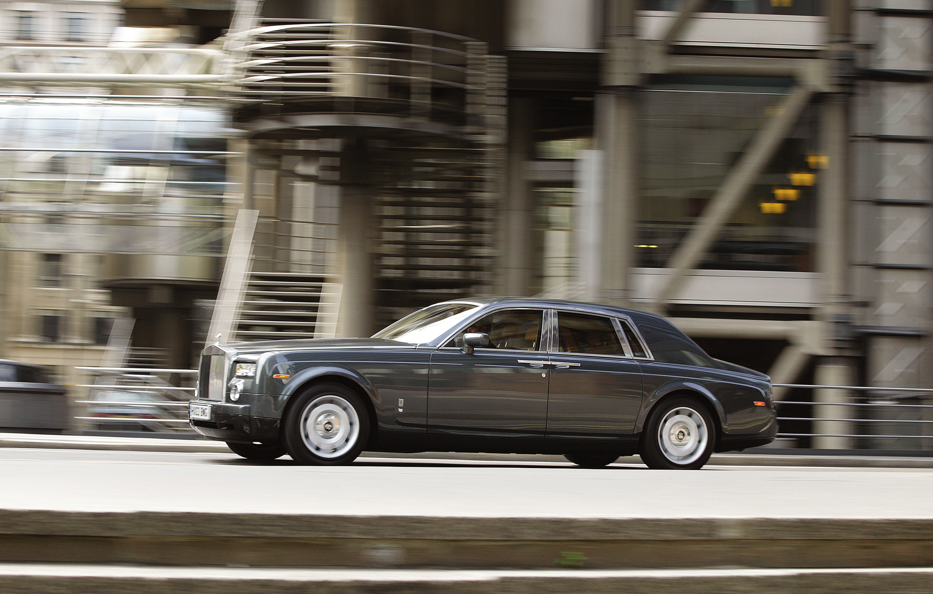 Rolls-Royce  Phantom 