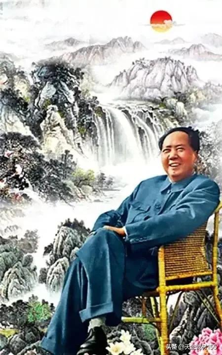 《沁园春·怀念伟大领袖毛主席》
又是清明，雾锁松垂，泪洒柳斜。
念雄文万卷，宏韬