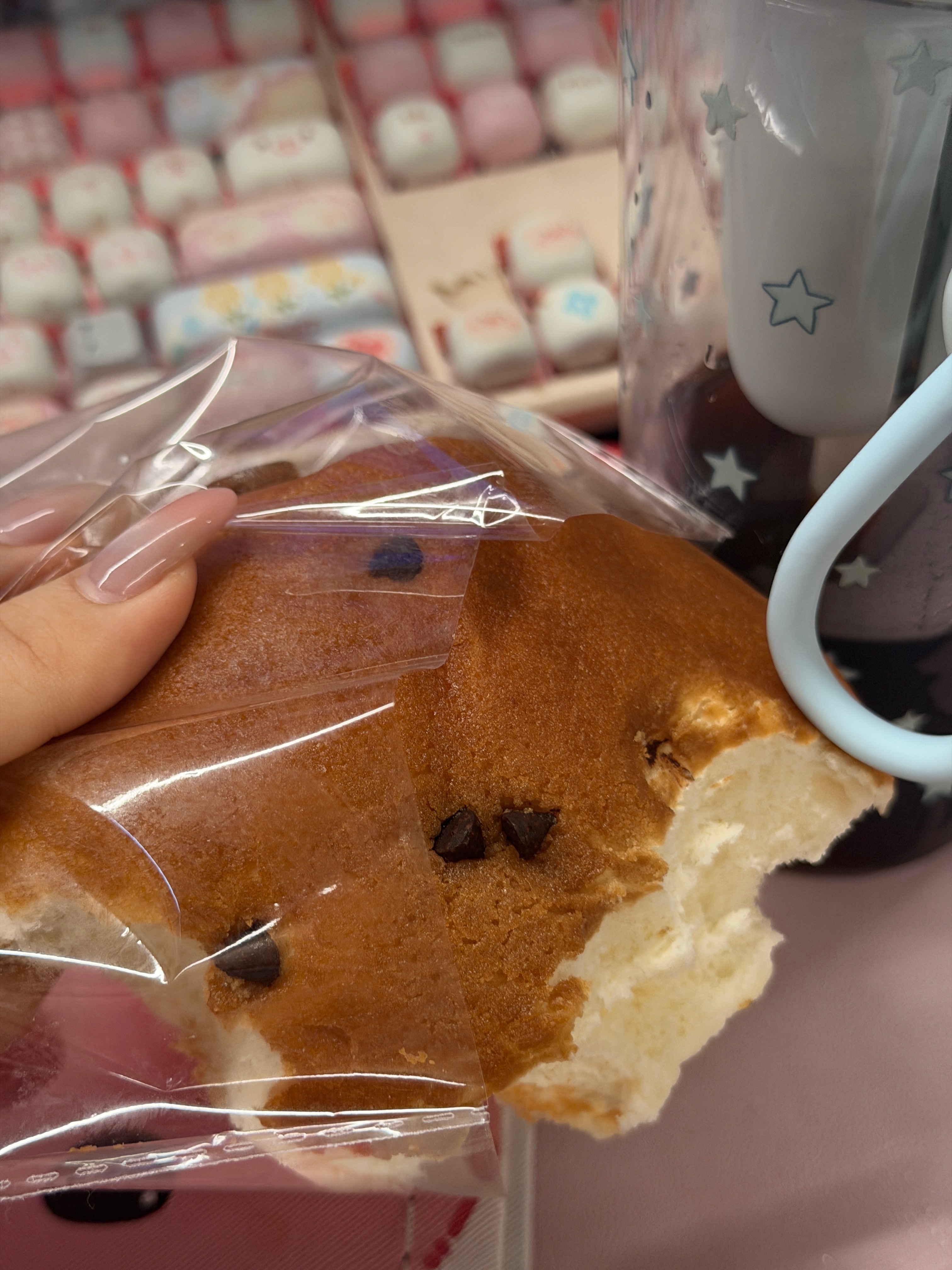 对咖啡的依赖程度就连面包上都是咖啡豆 ​​​