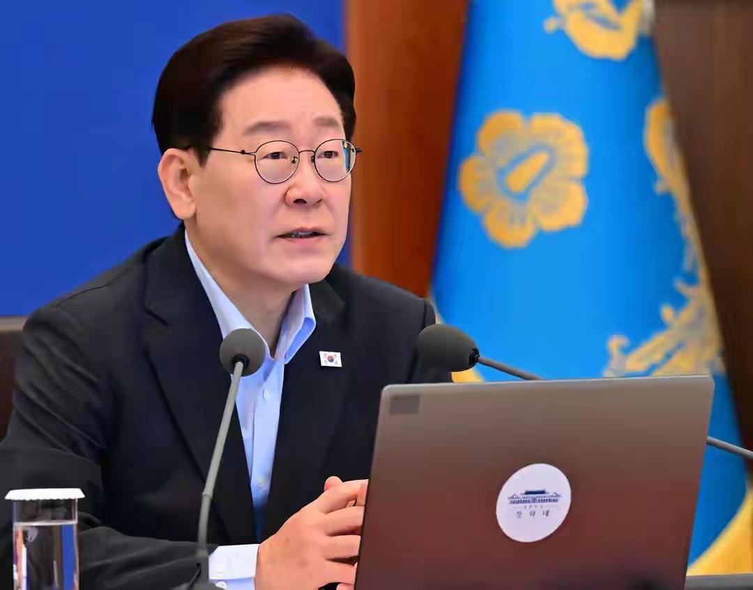 [吃瓜群众]🇰🇷李在明确实厉害，为了打破“青瓦台魔咒”，来了个“釜底抽薪”—