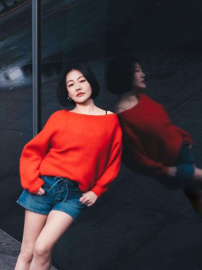 小S美成这样子小S美成这样子，状态超级好啊！ 小S47岁状态