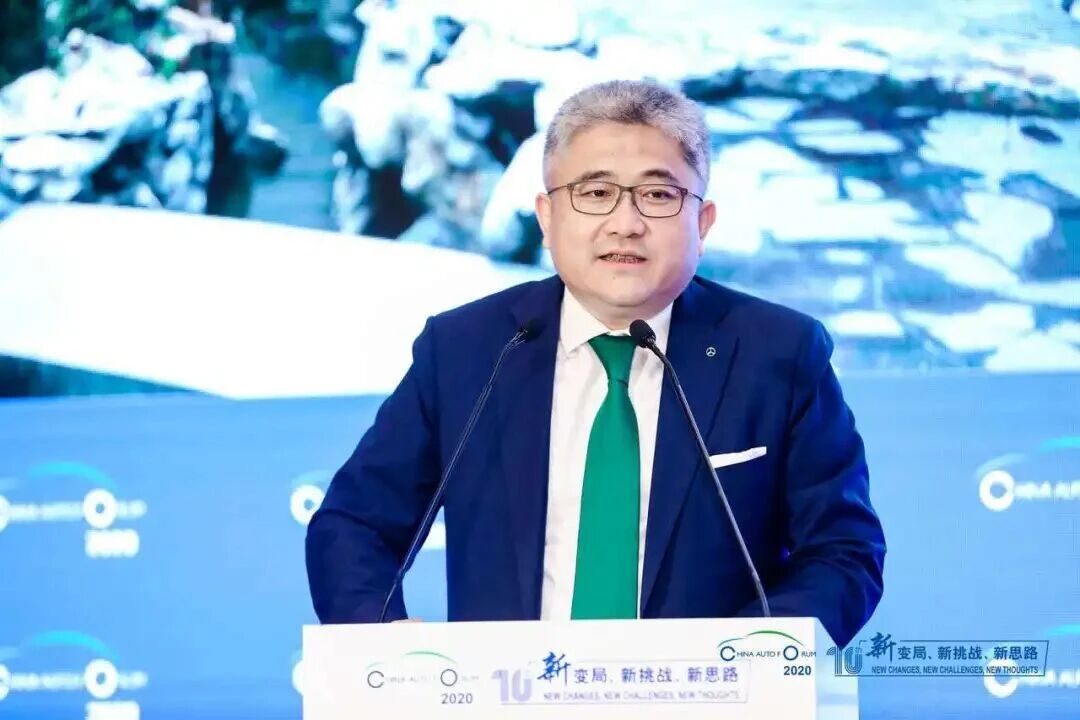 段总去沃尔沃任大中华区总裁兼 CEO负责大中华区的研产供销，区别于之前的奔驰主营