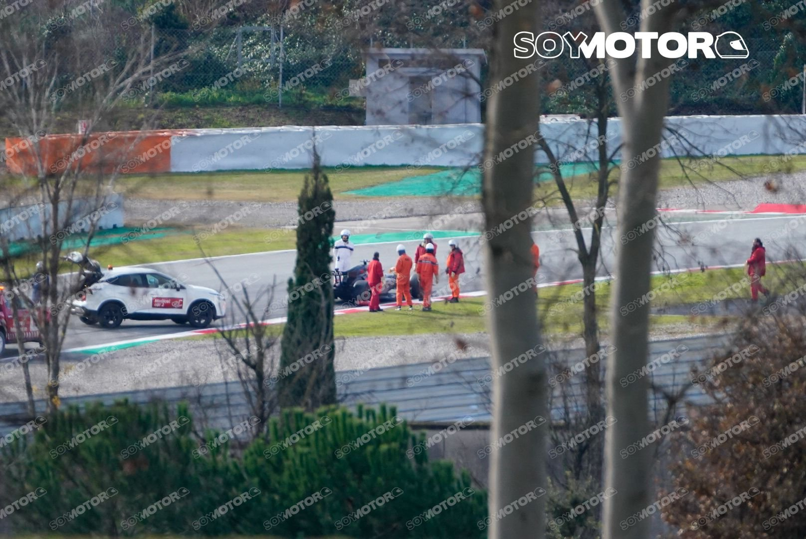 巴塞罗那封闭测试周DAY1红旗！奥迪的赛车停在了赛道上！F1F1巴塞罗那试航周 