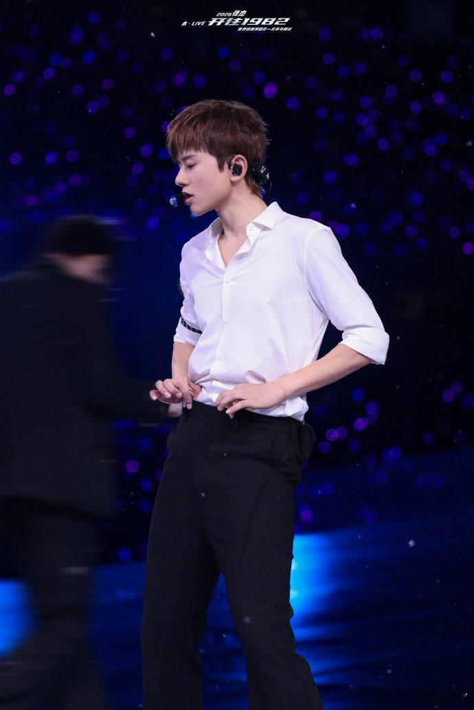 张杰回应1982闭幕式杰哥笑大家给他起的名字很有趣，很有新意，自己也全都欣然接受