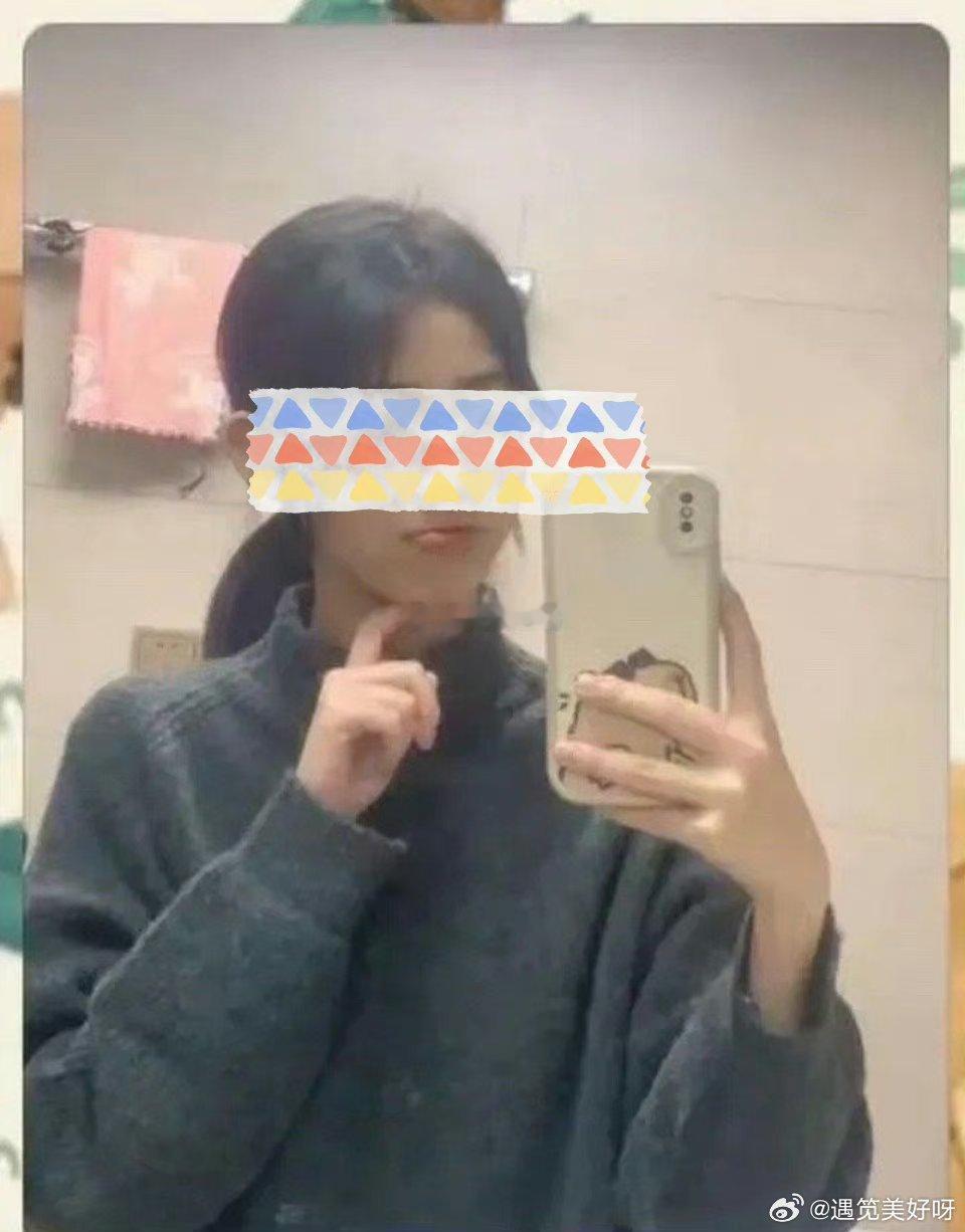 #出轨女教师若离婚或需承担精神赔偿#现在老师压力这么大吗 ​​​