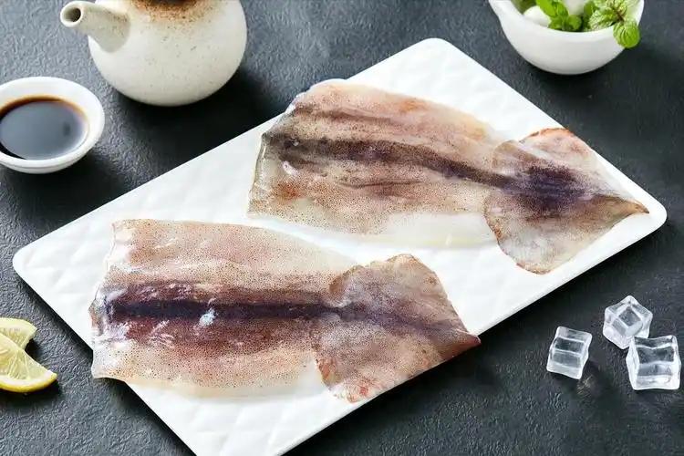 上海海洋大学造出全球首台智能鱿鱼吊机，会不会砸掉船员饭碗？
全球首台智能鱿鱼钓机