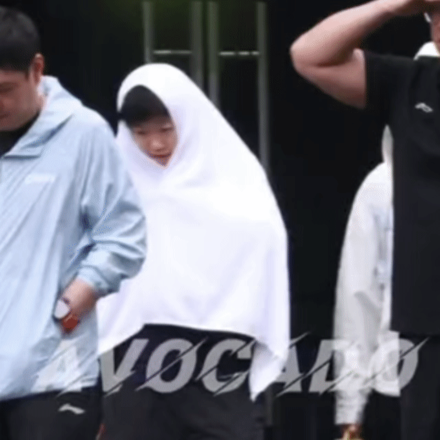 披着大毛巾🫳🏻 