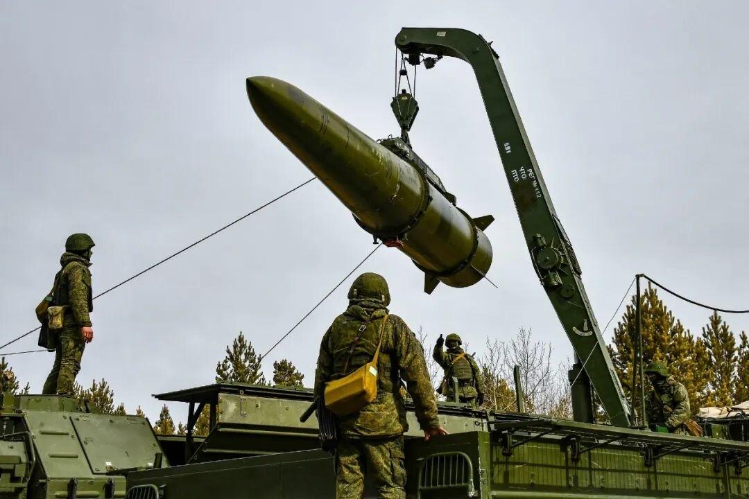 俄军“无弹头导弹”炸懵乌军！没装炸药却更狠

俄军一枚“榛树”高超音速导弹突袭乌