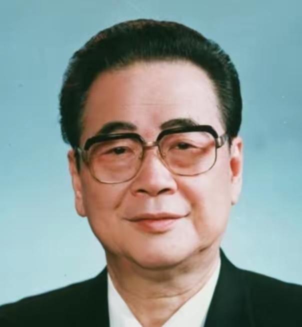 1992年7月，邓颖超同志走完了光辉的一生，永远离开了我们。她一生光明磊落，为公