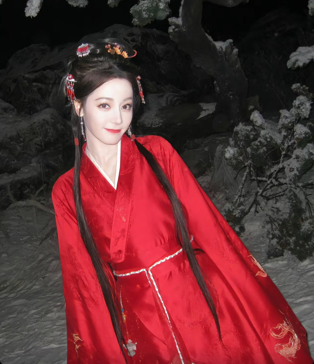 迪丽热巴 适合古装 适合现代装 适合异域风 适合民国风 总结迪丽热巴啥也适合 百