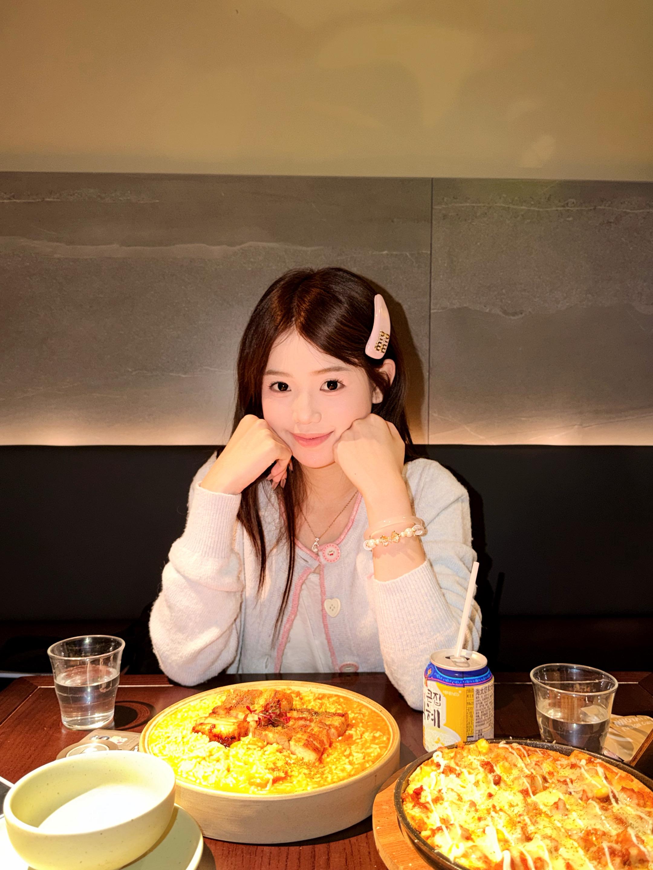 或许不答应先生永远都不会知道  有勇气小姐其实一直都是个胆小鬼  只是...