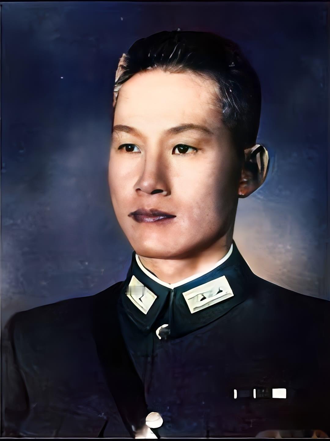 [太阳]1988年潘德辉回大陆探亲，返回台湾给孙立人带回一张照片，没想到看到照片