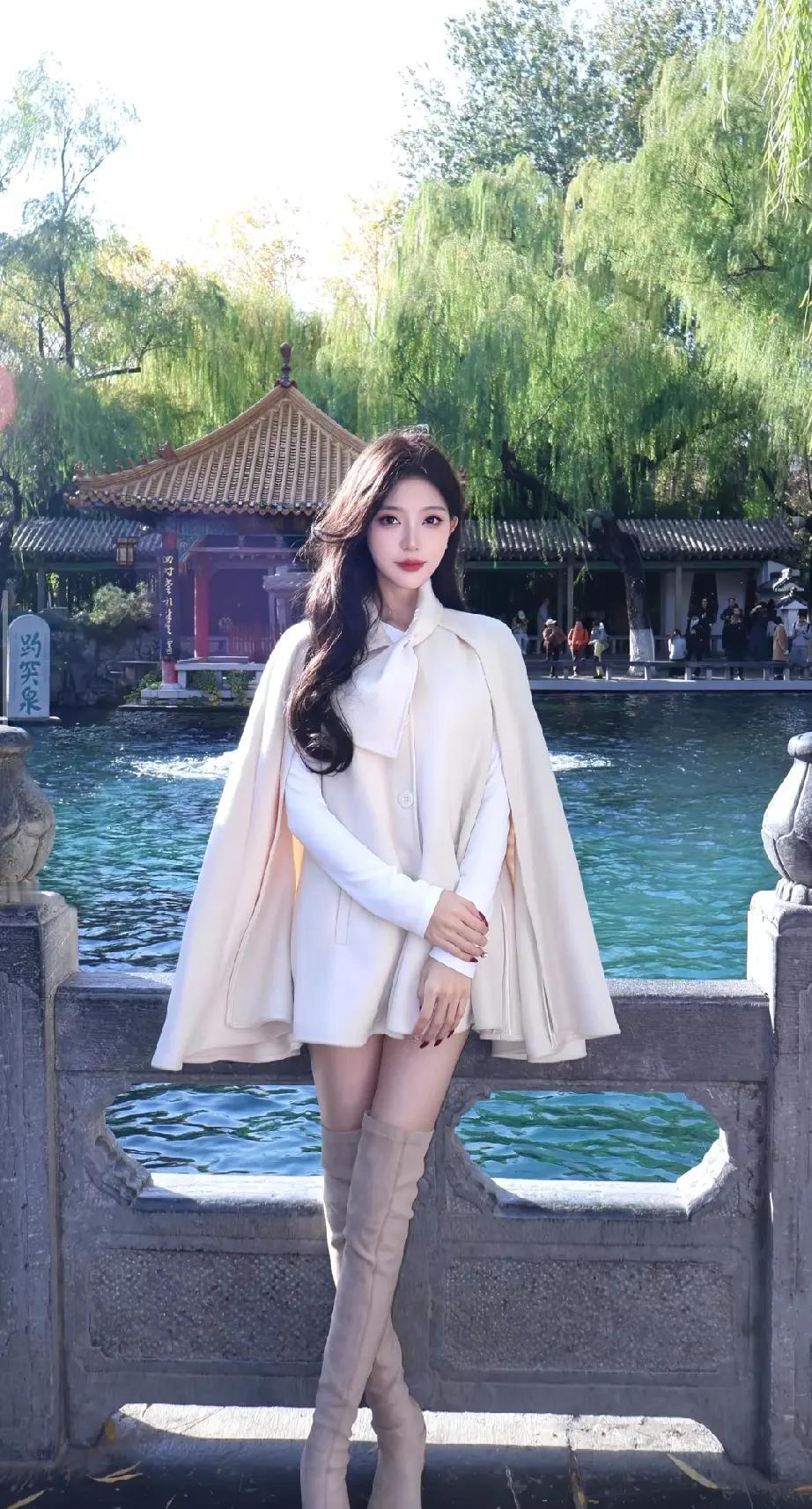 一枝红艳露凝香，云雨巫山枉断肠