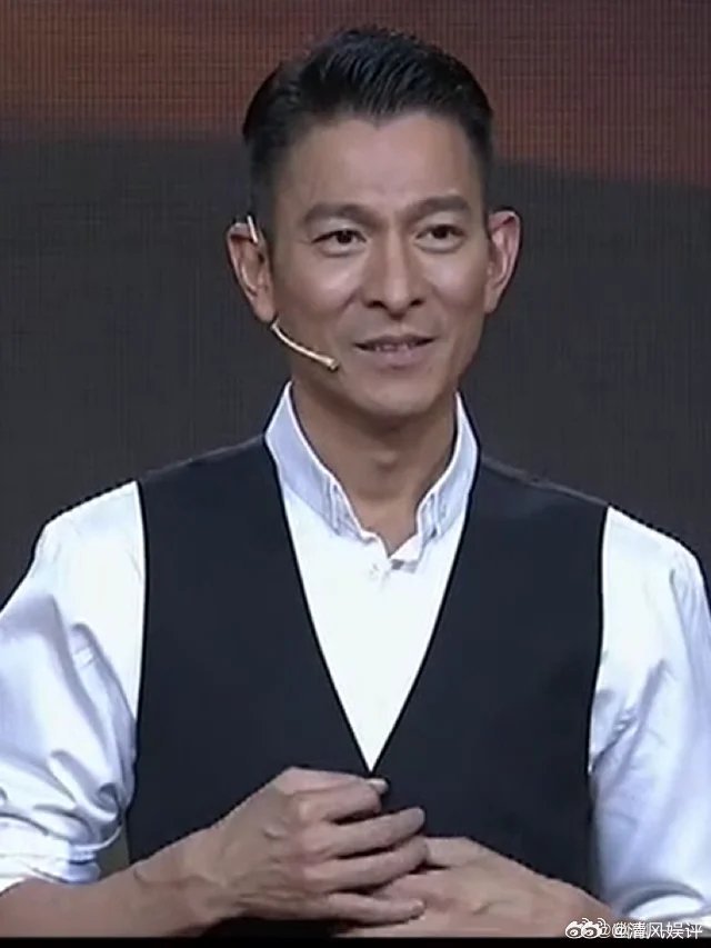 1.刘德华和老婆感情挺好的，是真好，不是表面演演的那种夫妻，这么多年风风雨雨走过