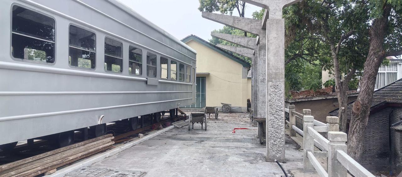秀洲区王店老站片区，
正在改造为融嘉兴市本级首家抗战馆、长三角离铁路最近的火车餐