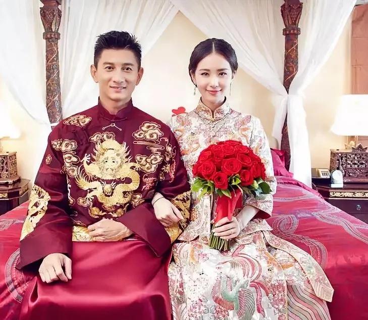 这两口子，总闹离婚风波，最近，他俩离婚又成网络热词，这是第几次了？估计，又是谁在