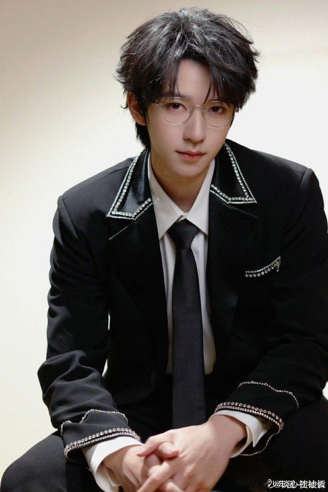 北影节官宣贺峻霖开幕式嘉宾 贺峻霖太争气了！北影节正式官宣贺峻霖出席北京国际电影